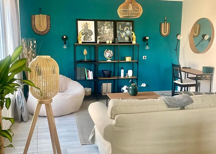 Privee ホームステイ アルビ